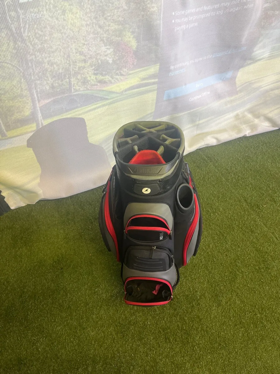 Motocaddy golf bag - Image 4