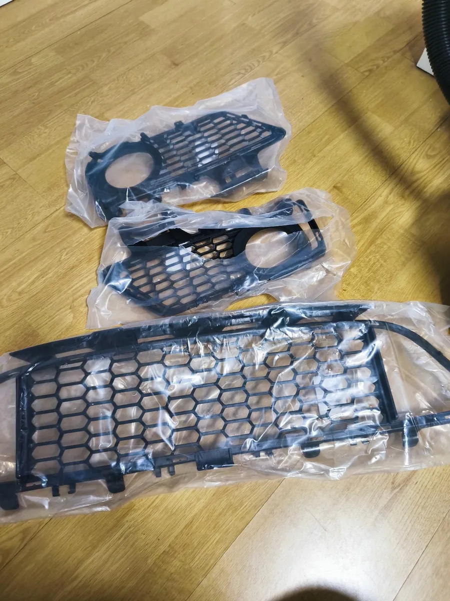 Bmw grills - Image 1