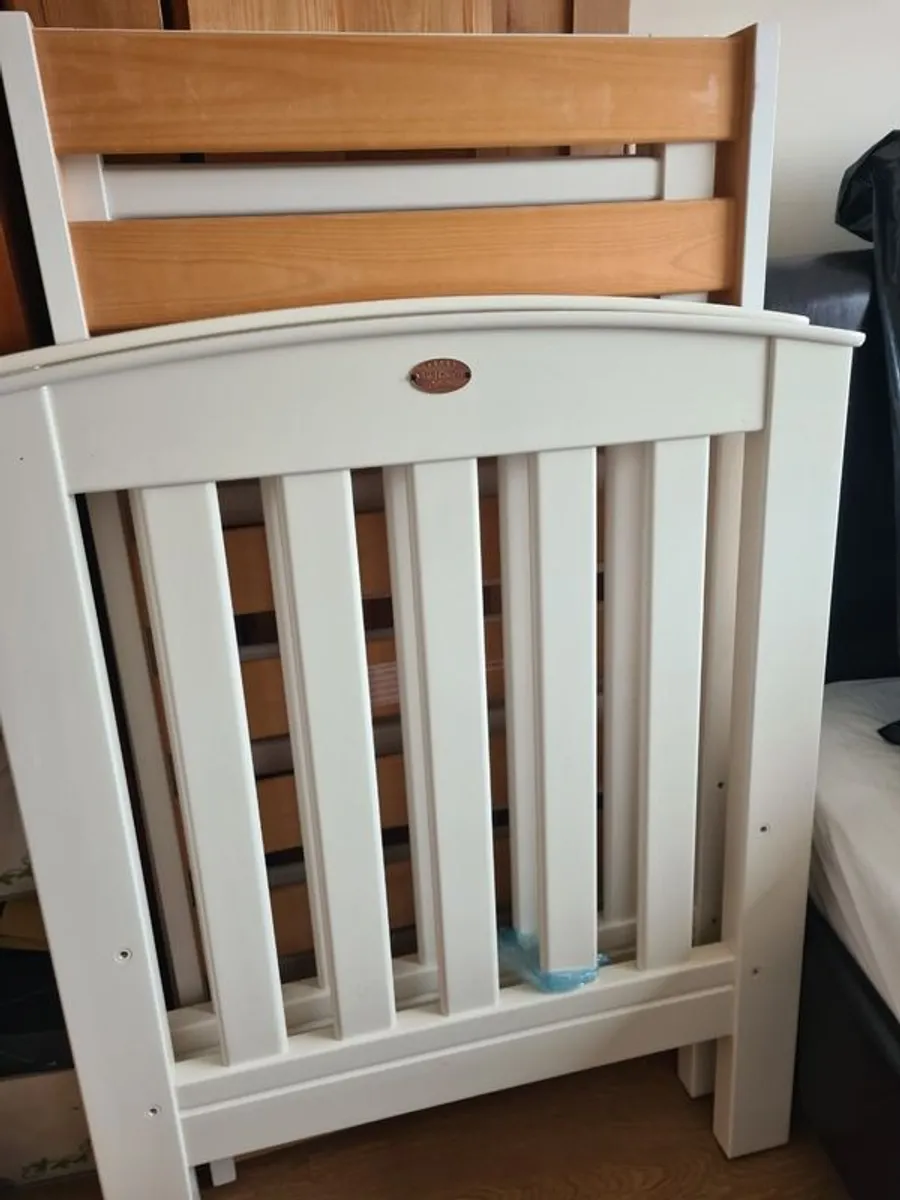 Cots - Image 3