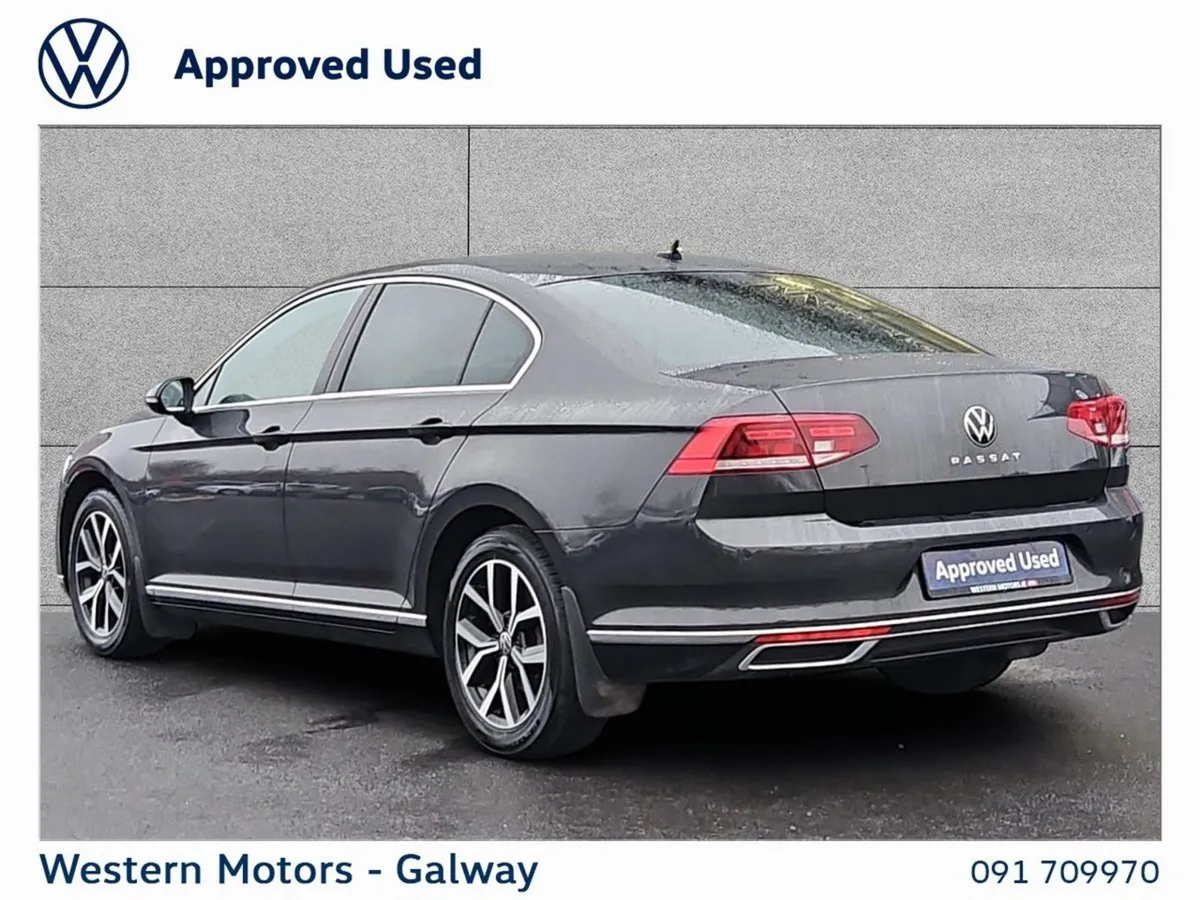Volkswagen Passat Automatic  elegance  Spec Full - Image 3