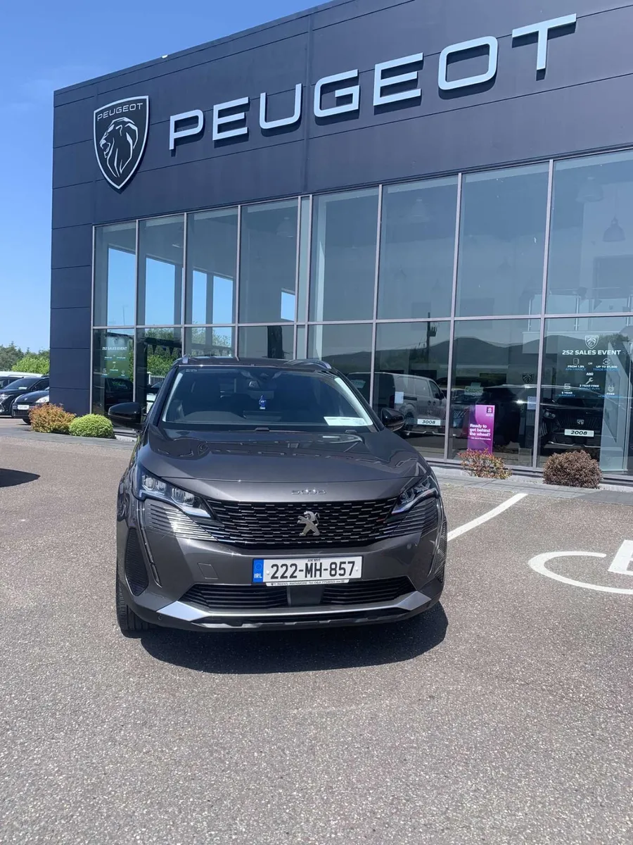 Peugeot 5008 2022 - Image 2