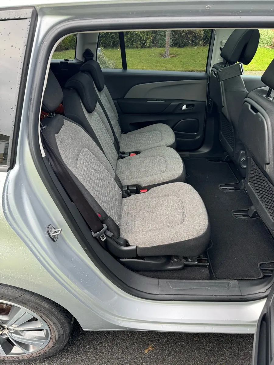 Car - Image 4