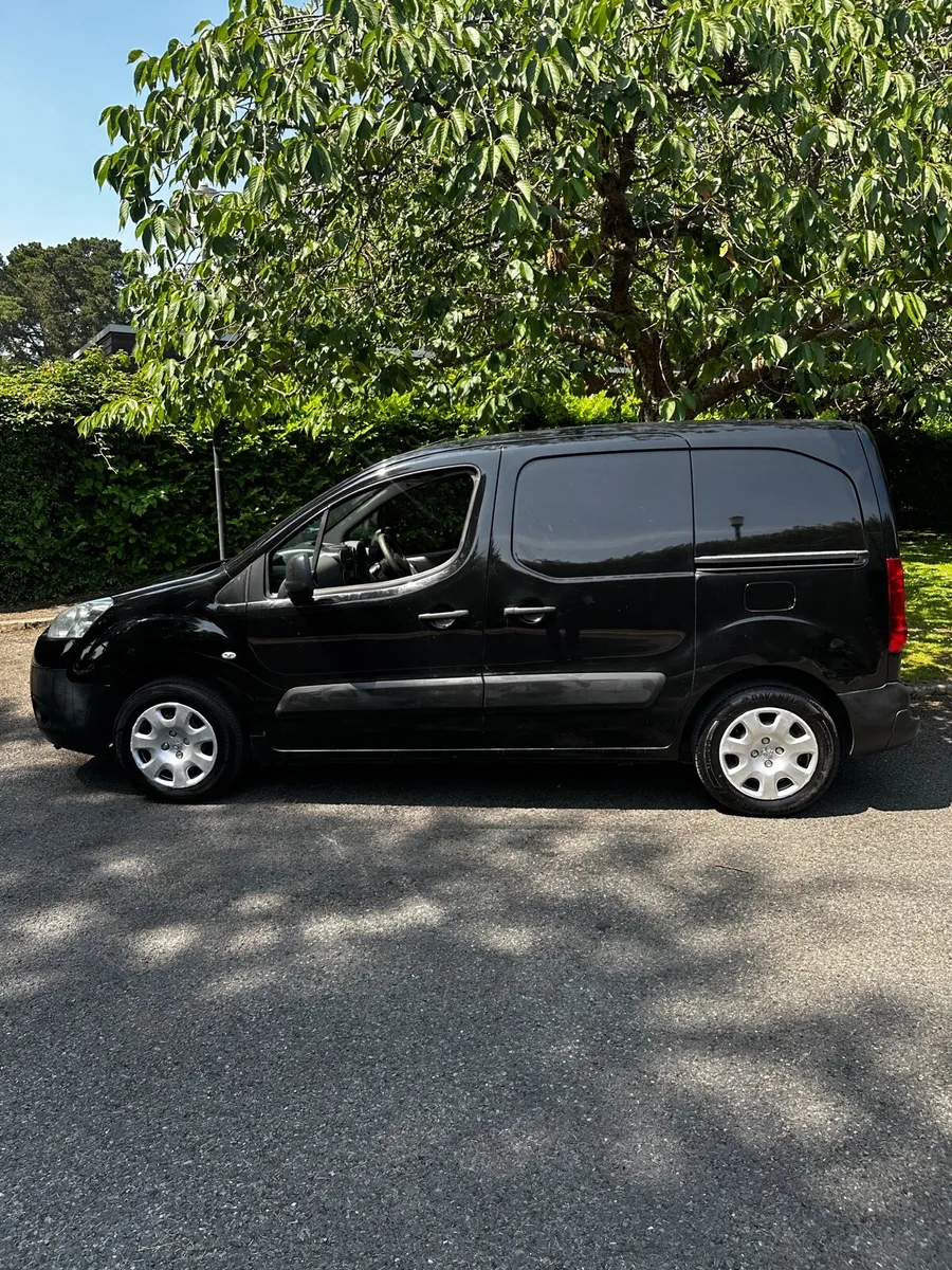 Peugeot partner(3 seats) - Image 2