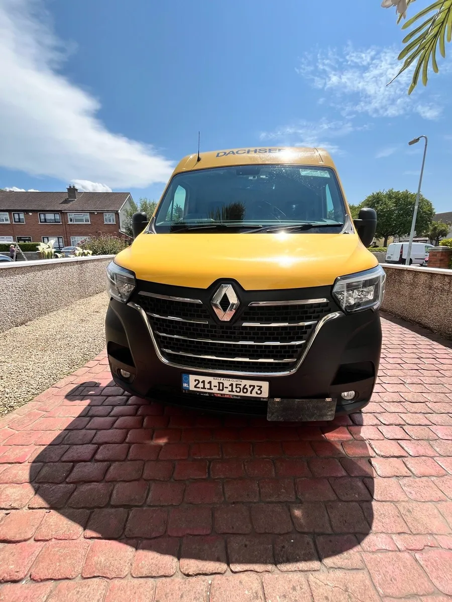 Van - Image 2