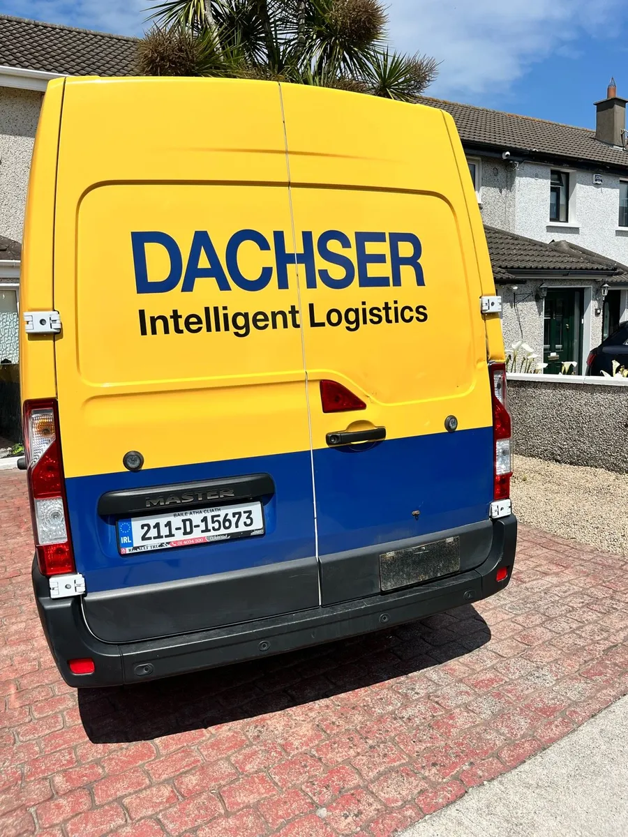 Van - Image 4