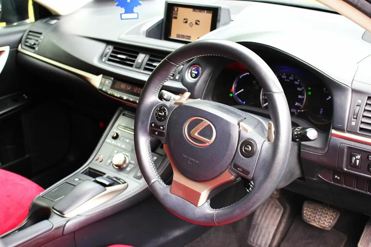 Lexus CT200h *RESERVED* - Image 3