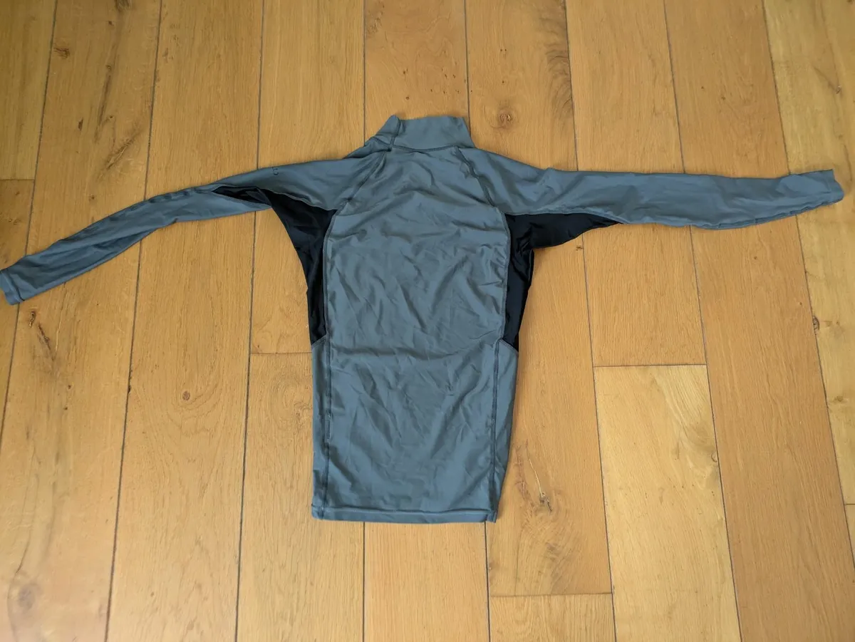 Junior rooster sailing rash vest - Image 2