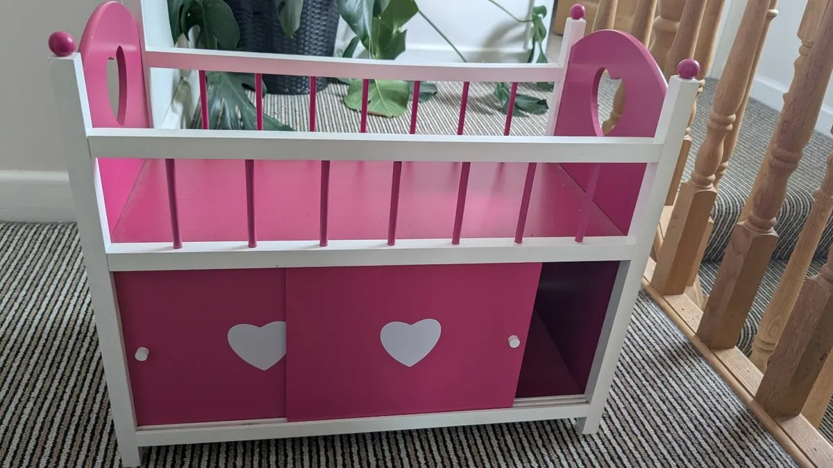 Doll bed - Image 1