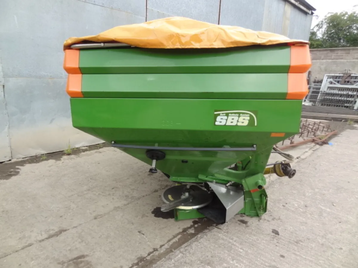 Amazone ZA-M Fertiliser Spreader - Image 4