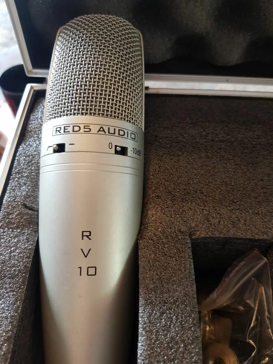 Studio  Condenser Mic w/ Original Case - Image 1