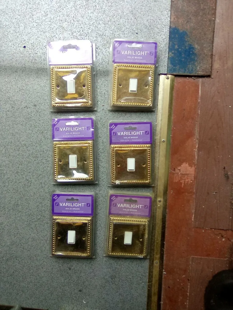 6. NEW.  BRASS.  LIGHT.   SWITCHES