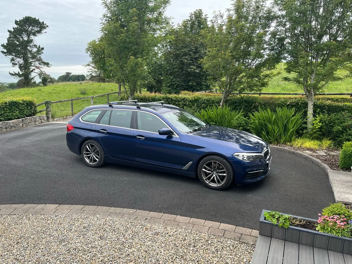 BMW 520 Estate low mileage with FSH - Image 2