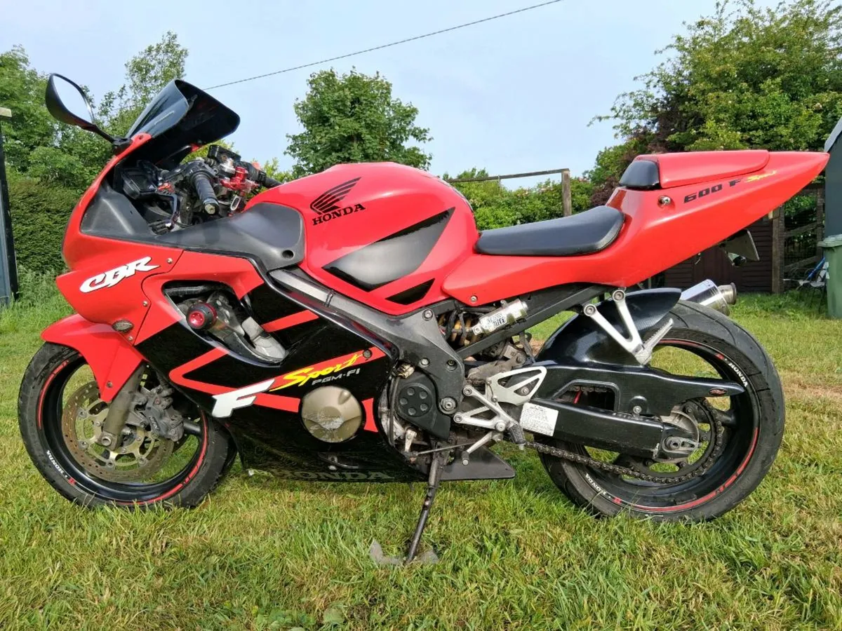 Honda CBR 600F Sport - Image 4