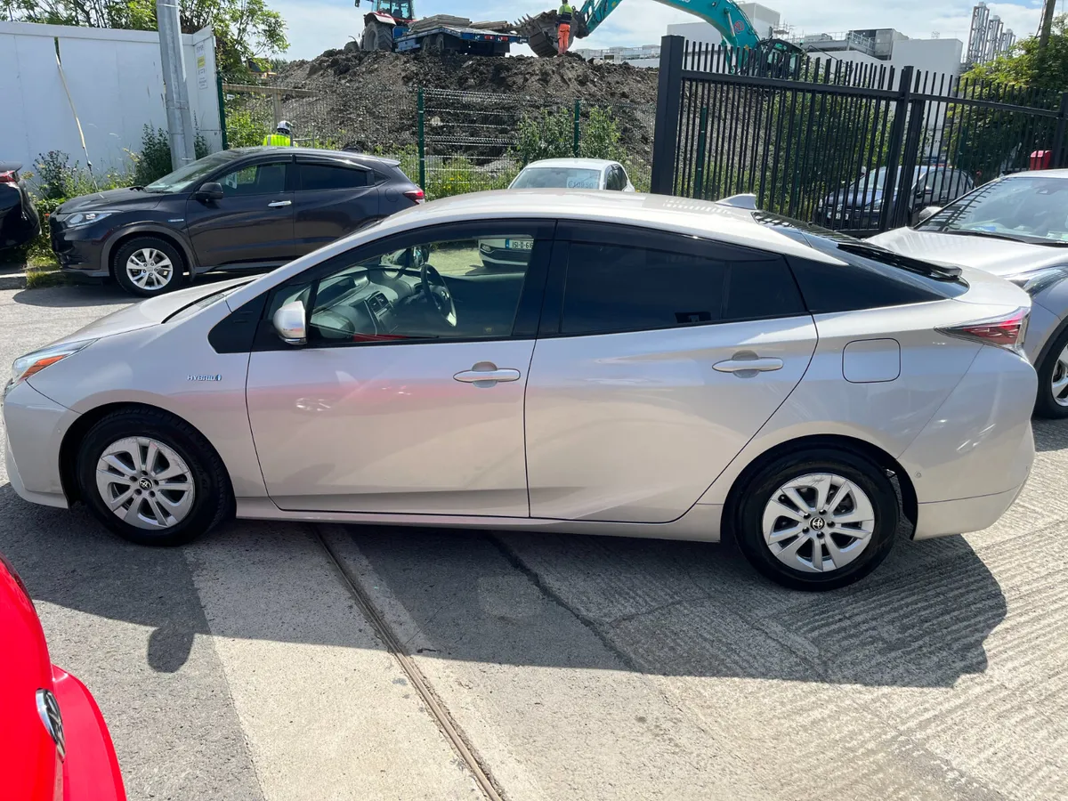 TOYOTA PRIUS 2018, 1.8 HYBRID AUTO LOW KMS - Image 3