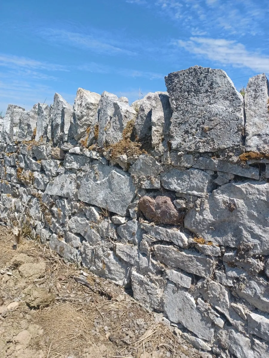 Building stone - Image 1