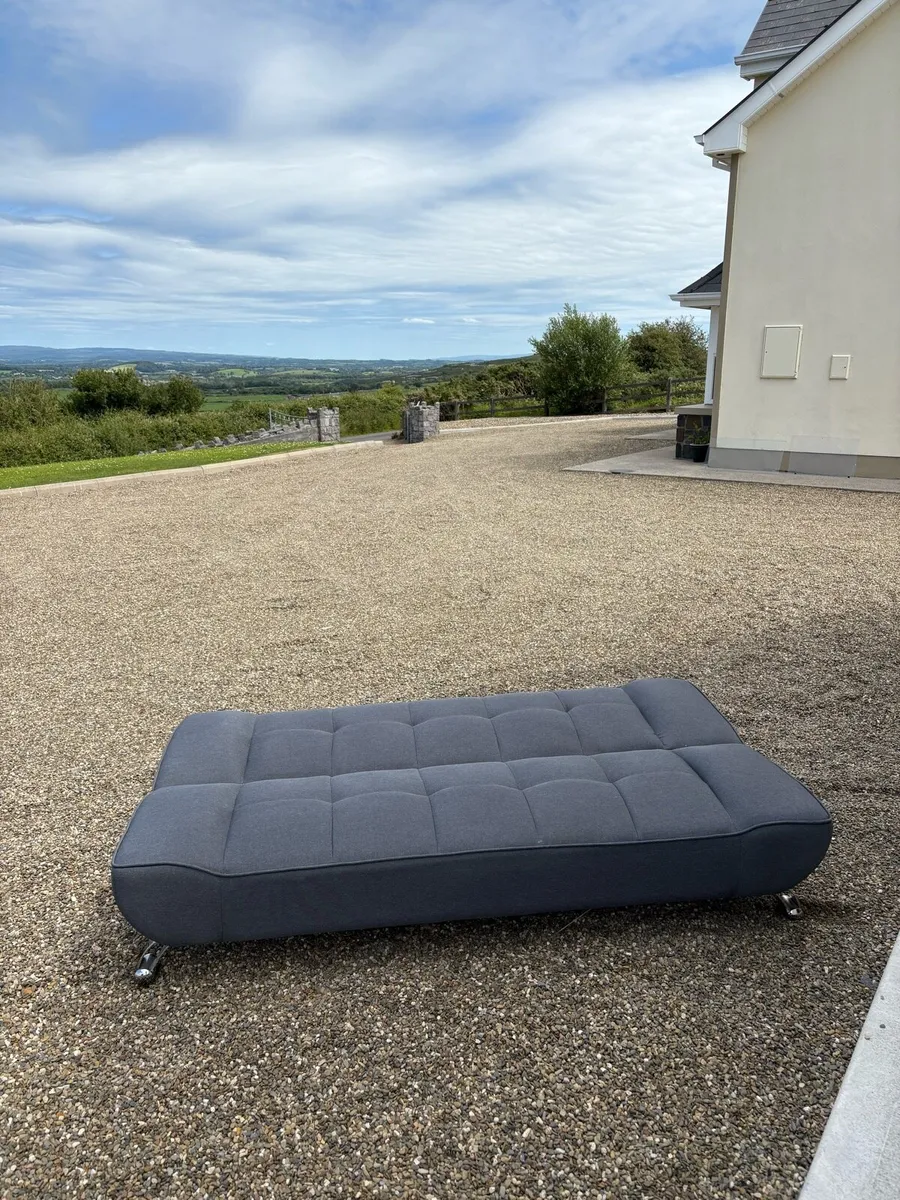 Free Sofa Collect Ennis - Image 4