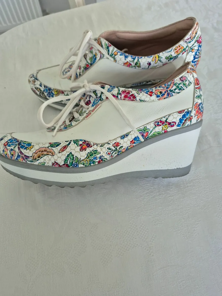 Ladies Shoes - Image 2