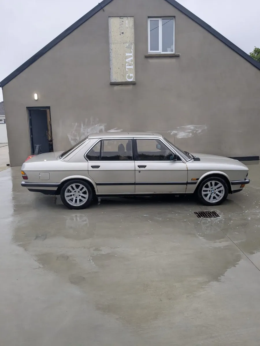 BMW 5-Series 1986 - Image 2
