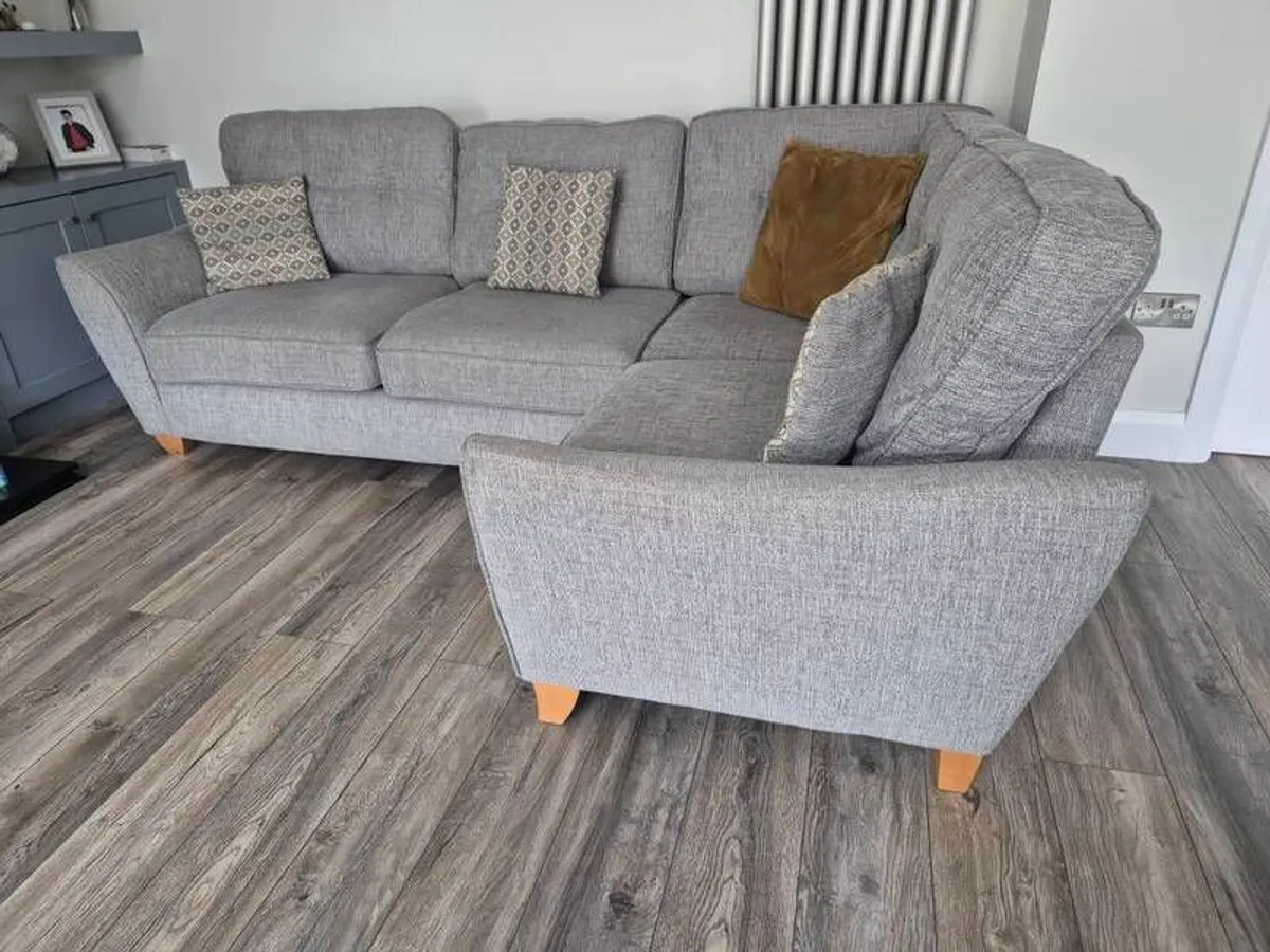 L shaped sofa - Image 4
