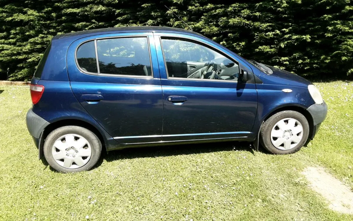 Toyota yaris 1.0  lady owner tested to 12/11/25 - Image 1