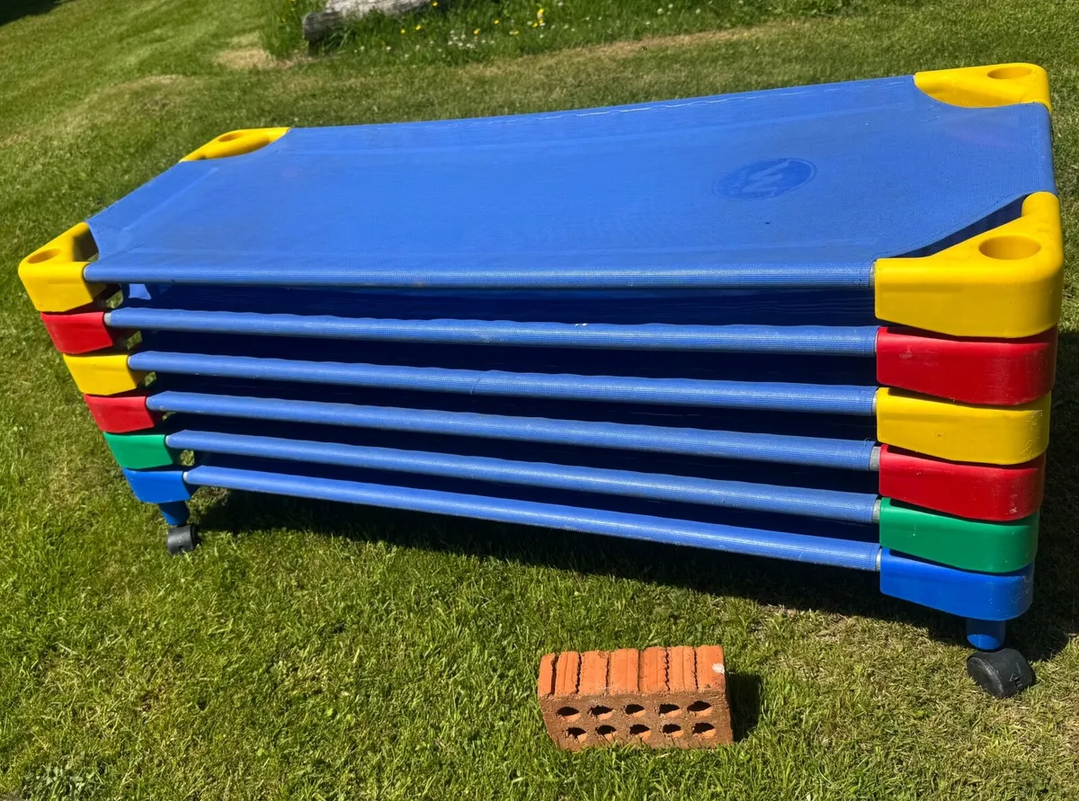 Kids stackable beds - Image 3