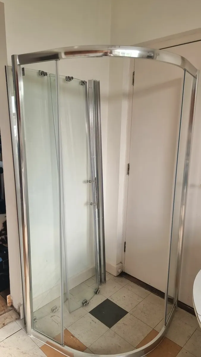 Shower door for 850mm x 850mm quadrant tray - Image 3