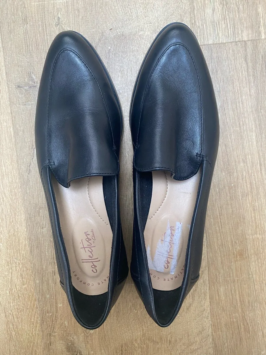 Clarks black loafers size 4 - Image 1
