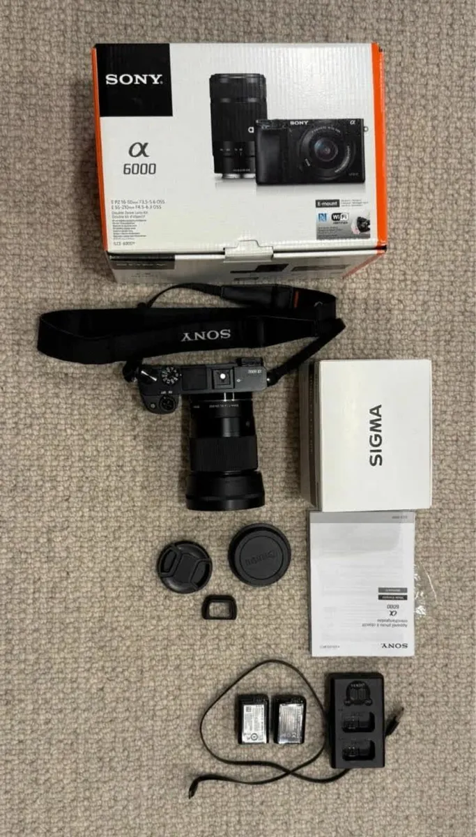 Sony Alpha a6000 bundle - Image 1