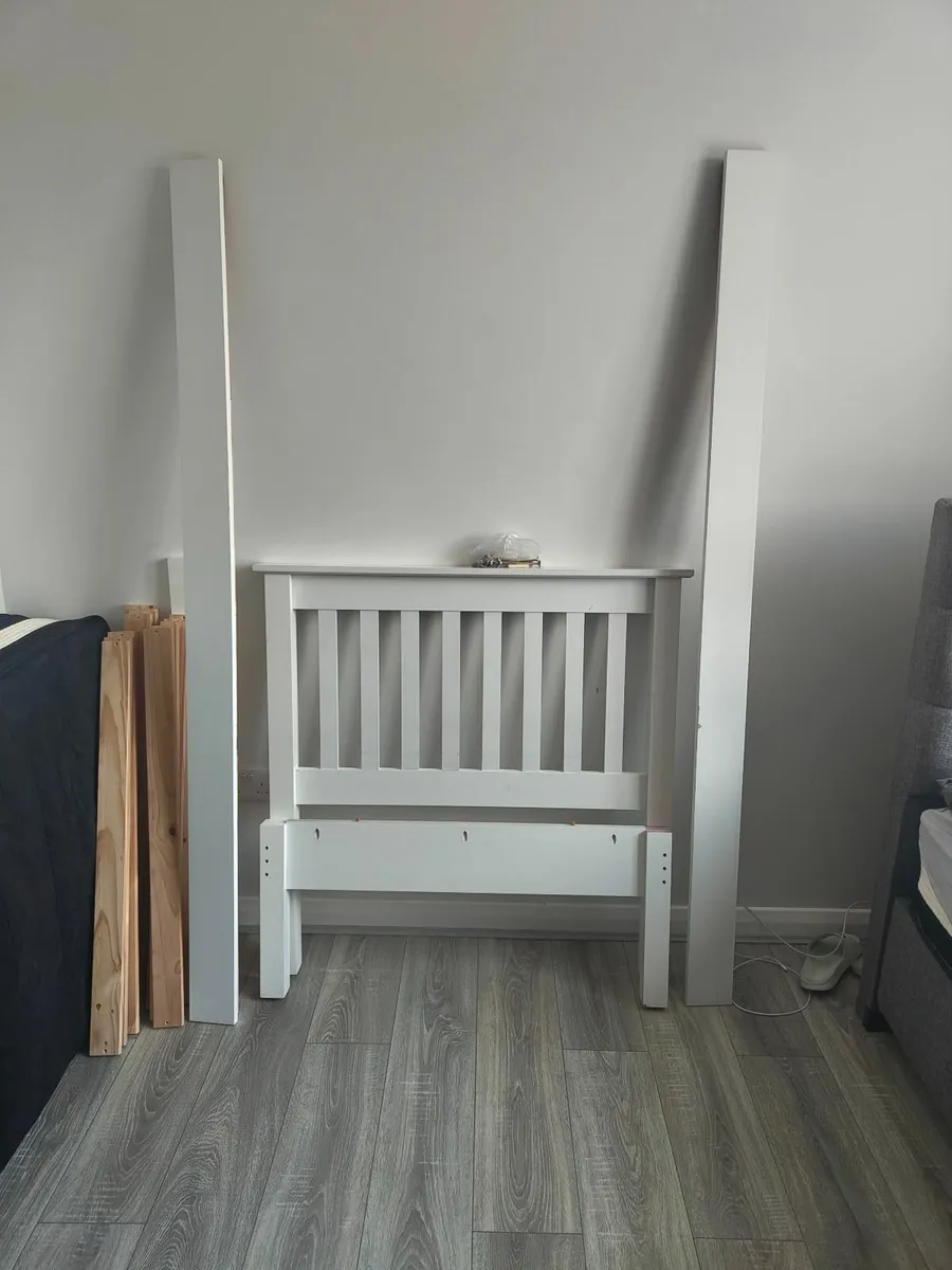 Single bed frame an headboard very good condition - Image 2