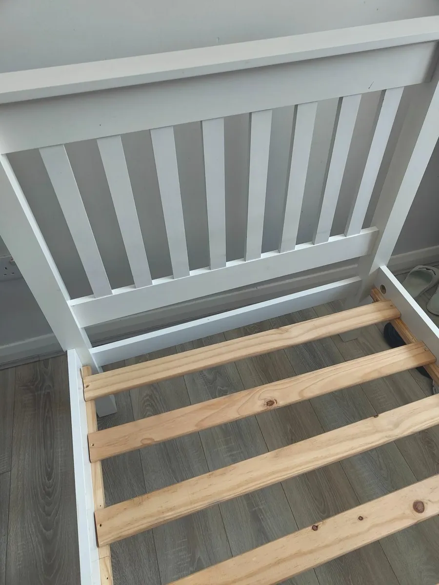Single bed frame an headboard very good condition - Image 4
