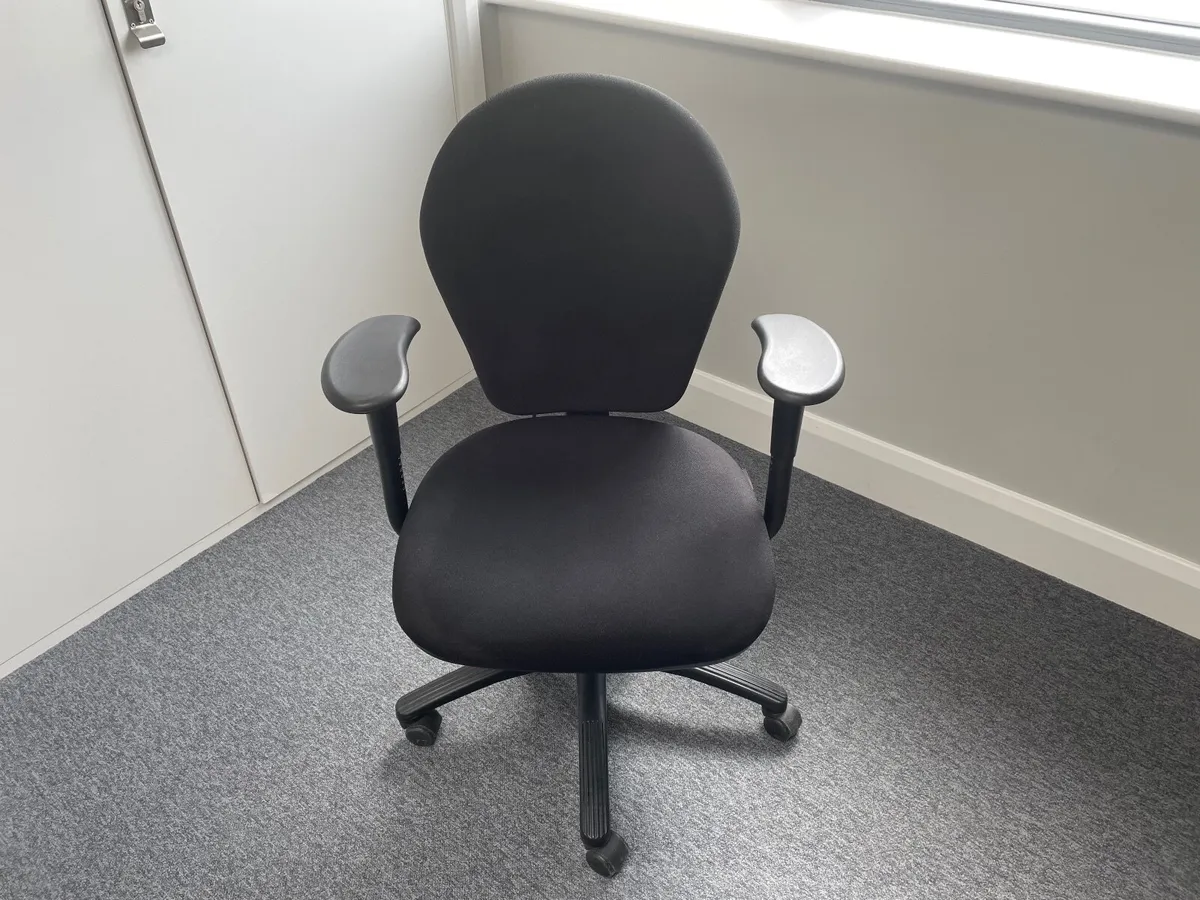 Office chair - Image 1
