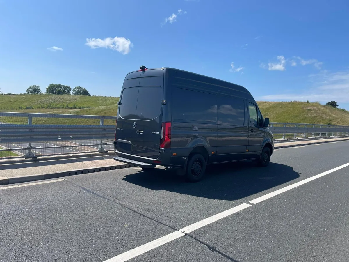 Mercedes-Benz Sprinter - 30 Year Premium Edition - Image 4