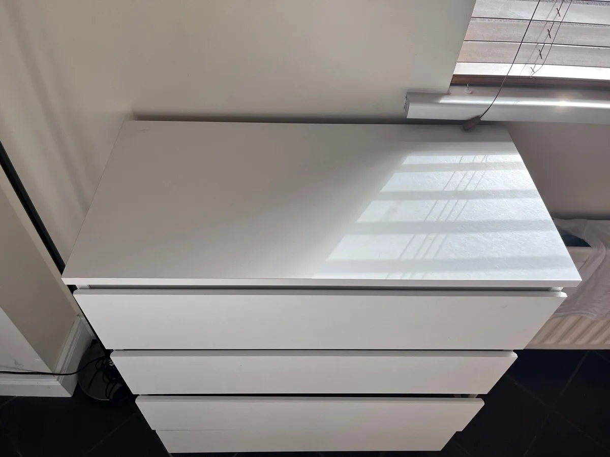 Chest of drawers - Image 2