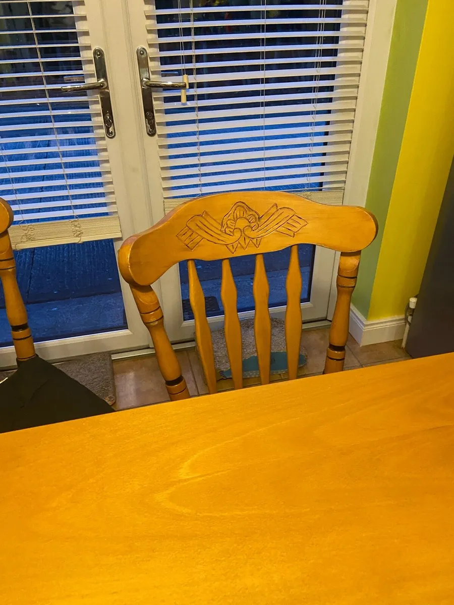 Kitchen table and six chairs - Image 3