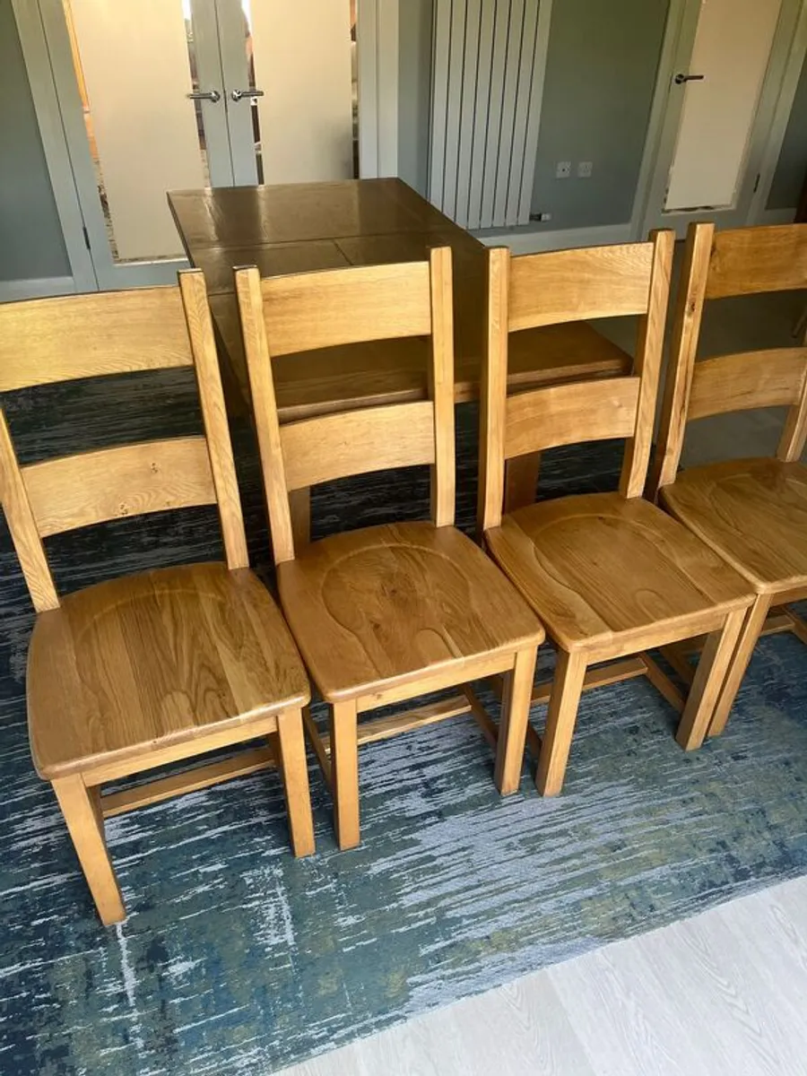 Dining Table extendable solid oak & 4 chairs - Image 2