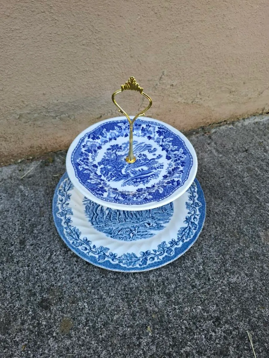 By post only 2 tiers blue cake stand