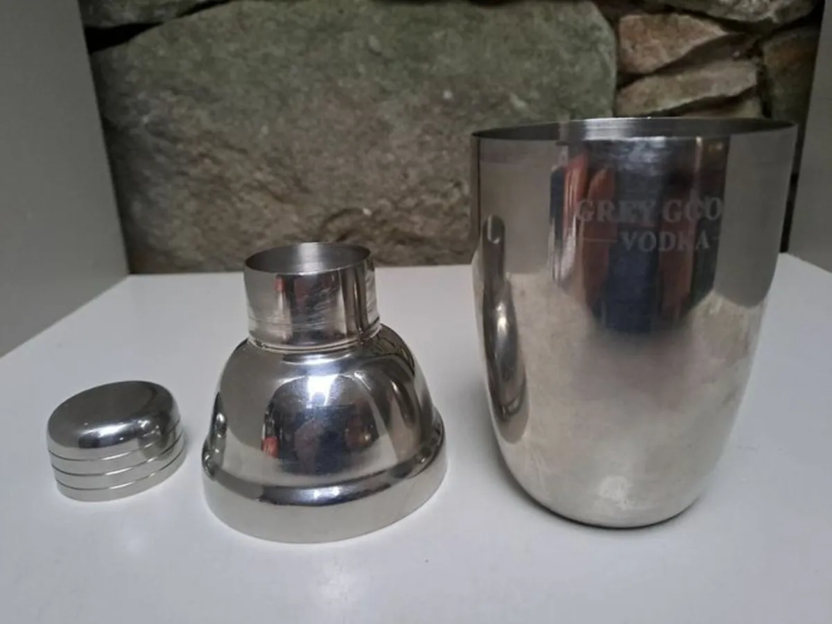 Grey Goose vodka cocktail shaker - Image 3