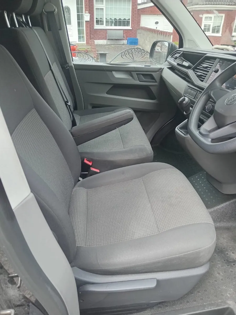 Volkswagen Transporter 2022 - Image 3