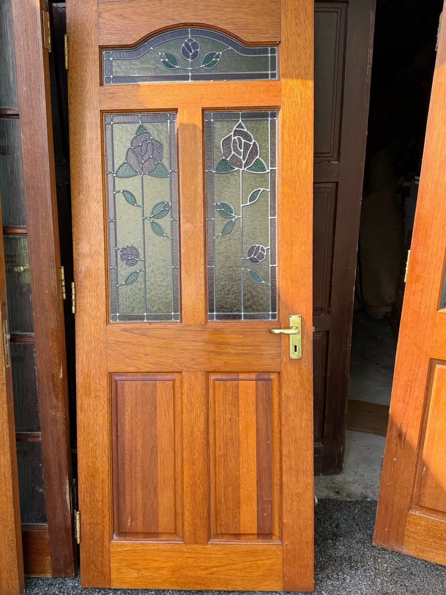 Internal doors x 7 - Image 1