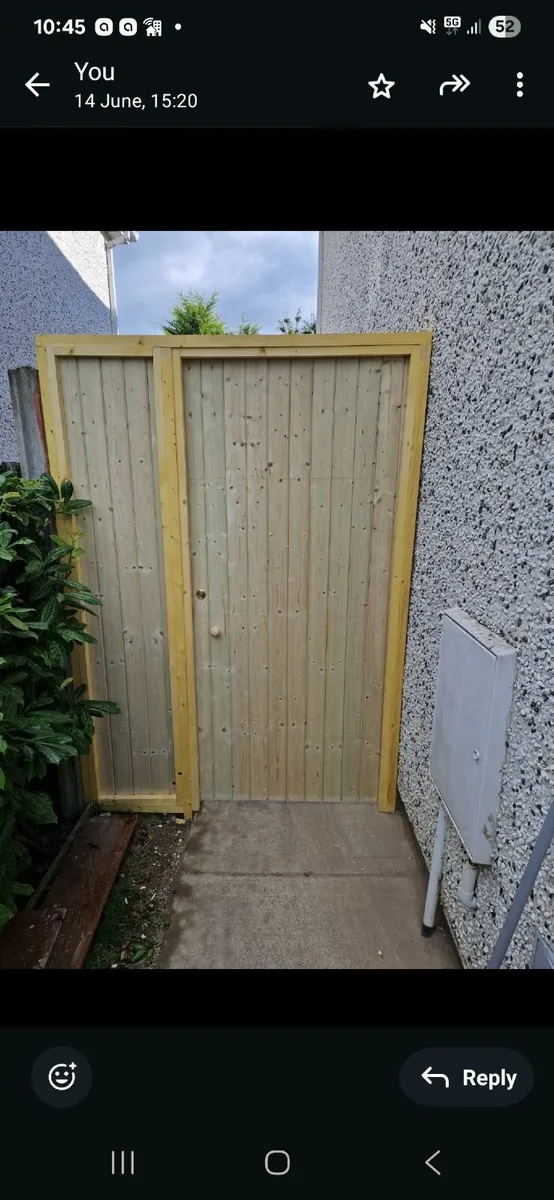A gate - Image 1