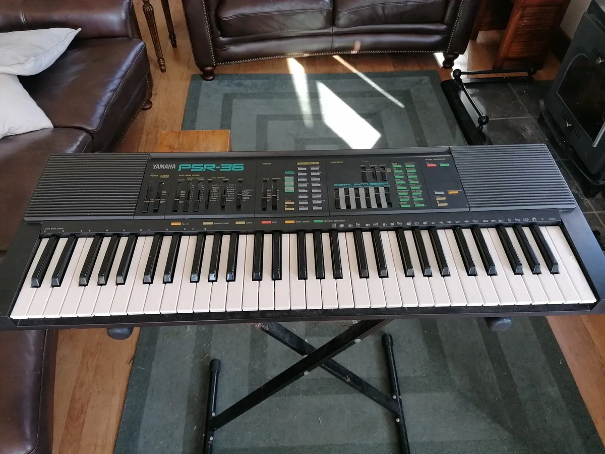 keyboards and drum kit - Image 1