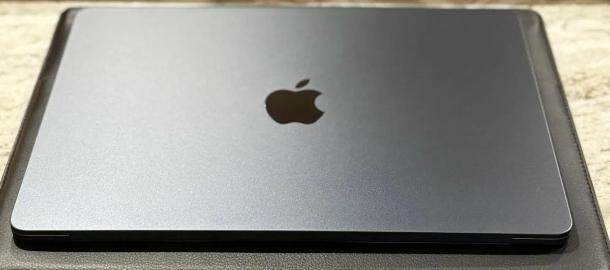 Apple MacBook Air 13.6" (512GB SSD, 16 GB, M2) - Image 2