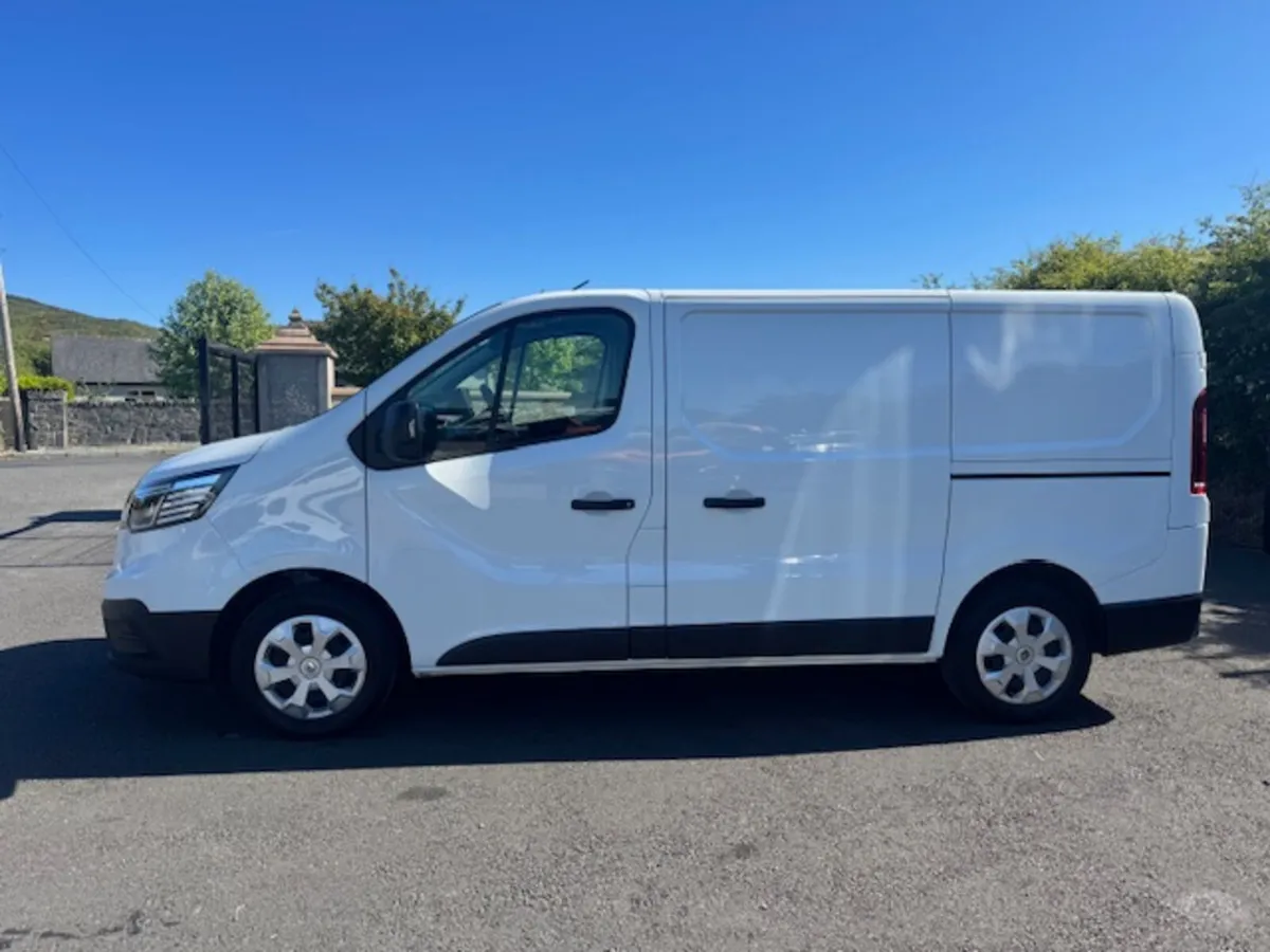 Renault Trafic Advance - Late 2023 - Image 4