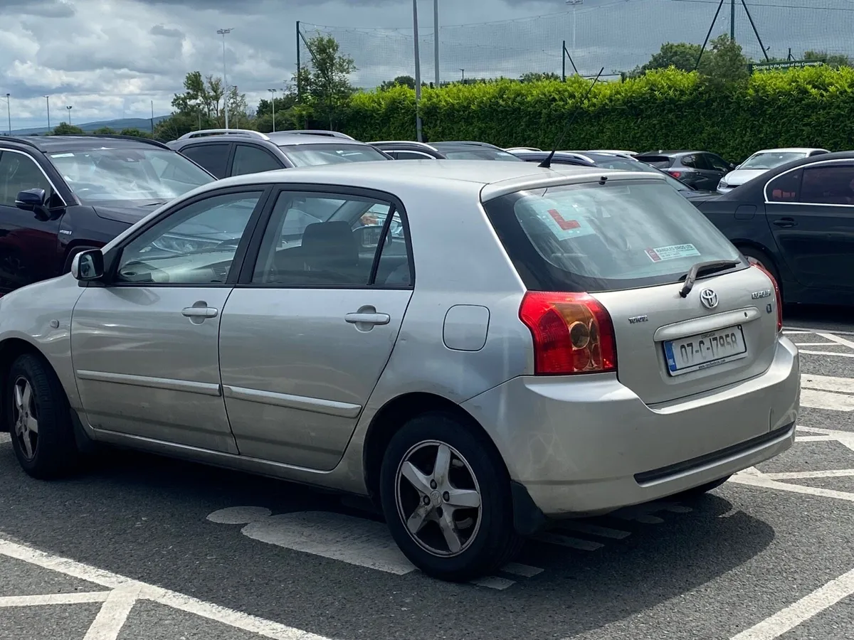Automatic Toyota Corolla - Image 2