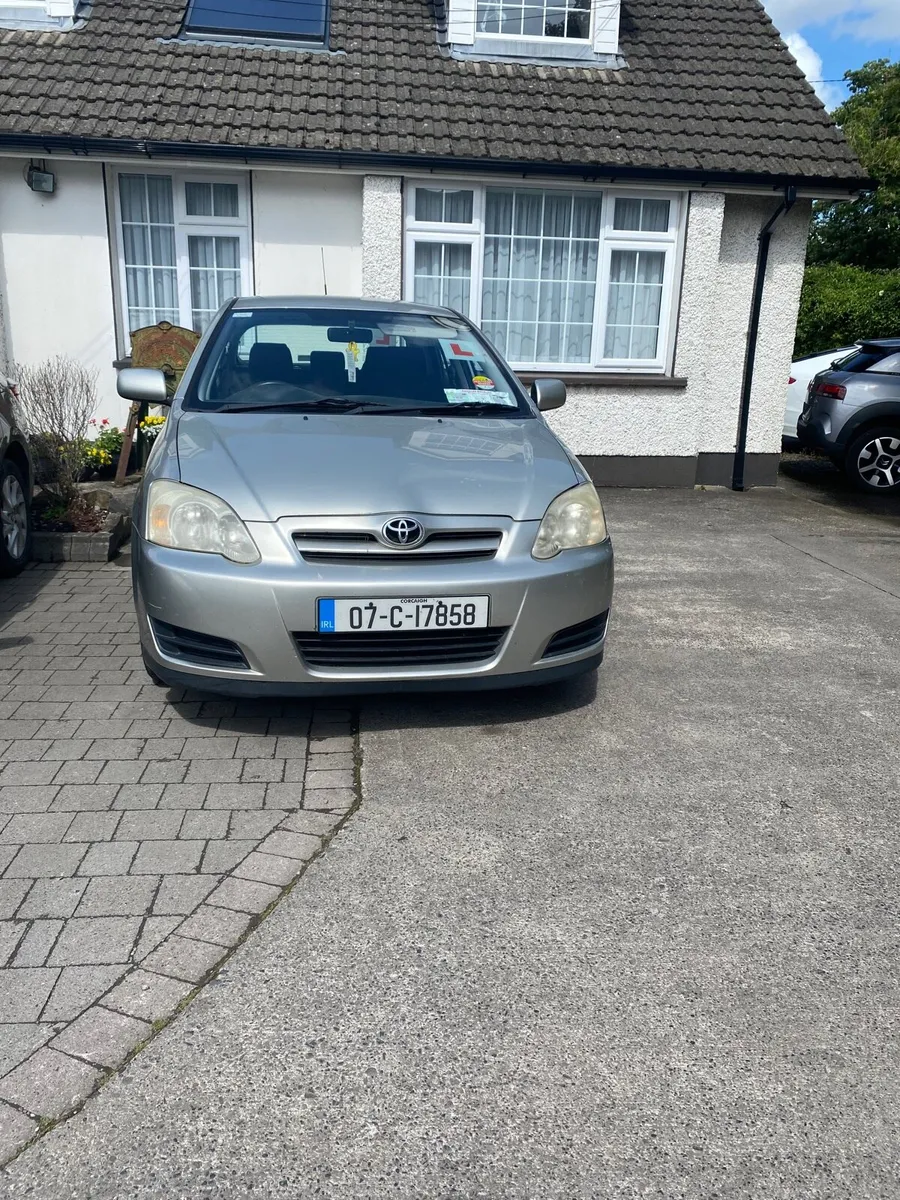 Automatic Toyota Corolla - Image 3