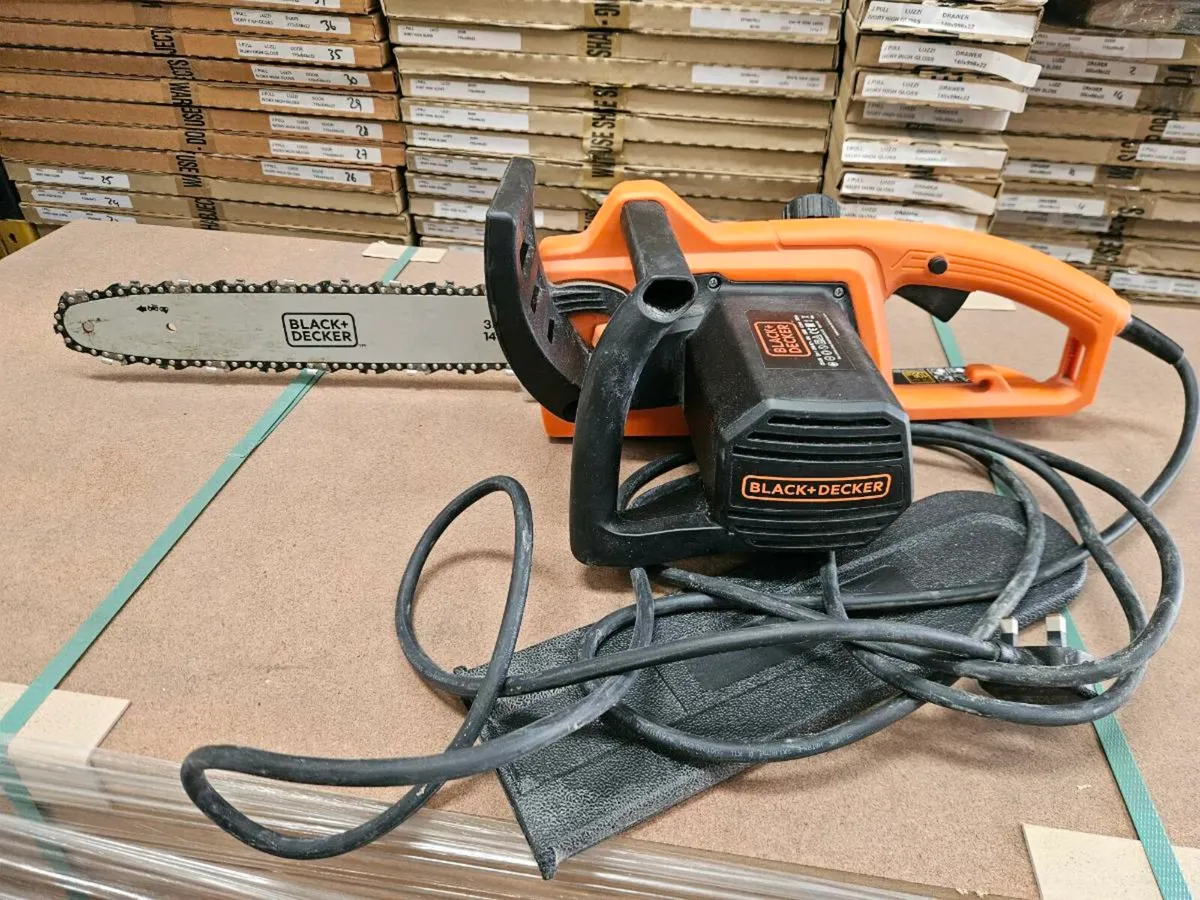 Electric Chainsaw 220 - Image 1