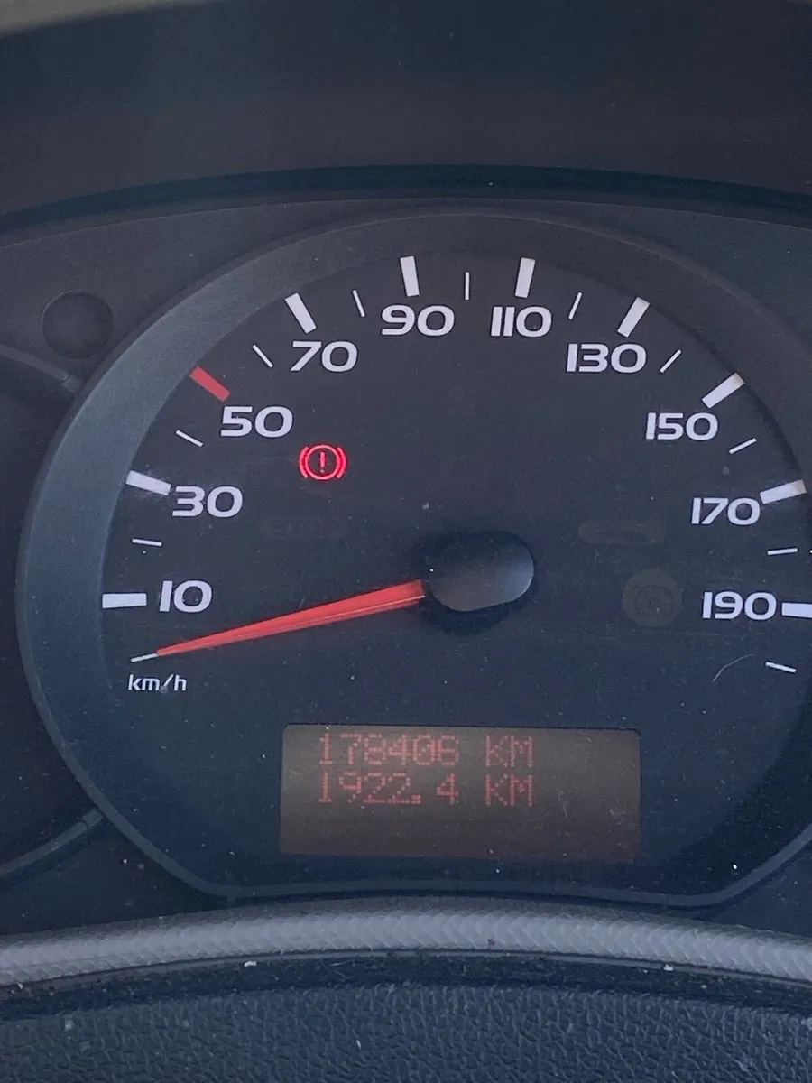 Nissan nv400 - Image 2