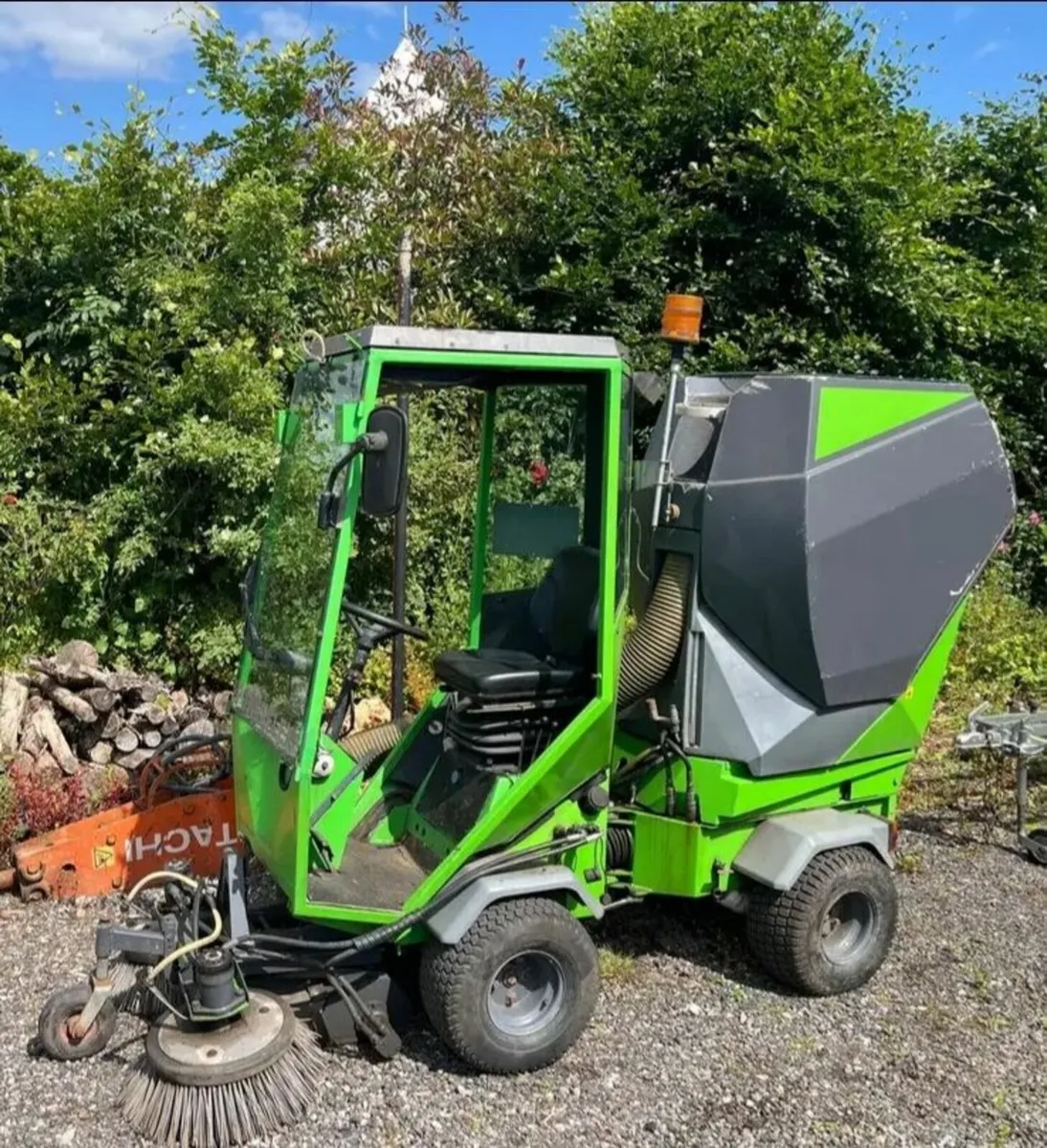 Egholm diesel mini road sweeper roadsweeper - Image 2