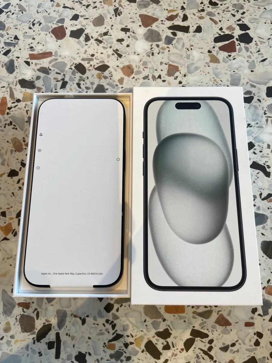 iPhone 15 - Image 1