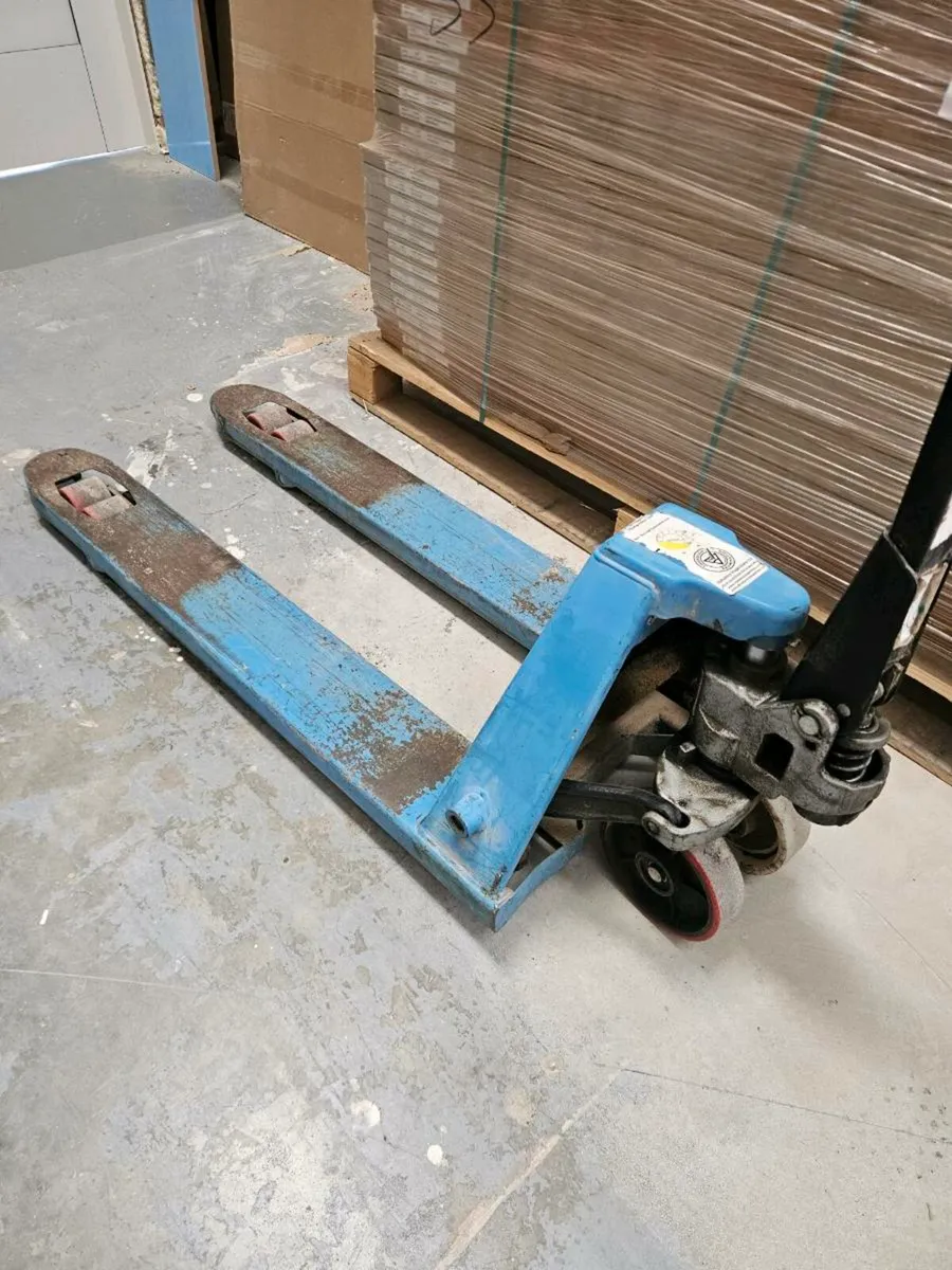 Pallet truck - Image 2